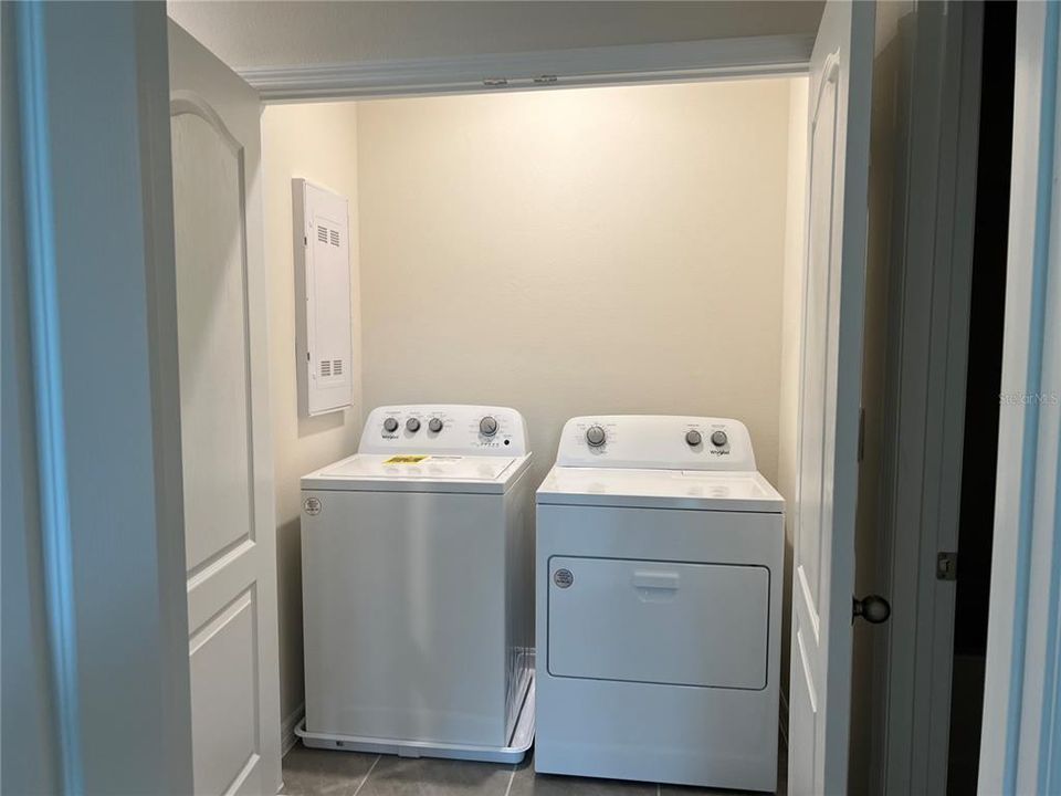 For Rent: $2,250 (3 beds, 2 baths, 1464 Square Feet)