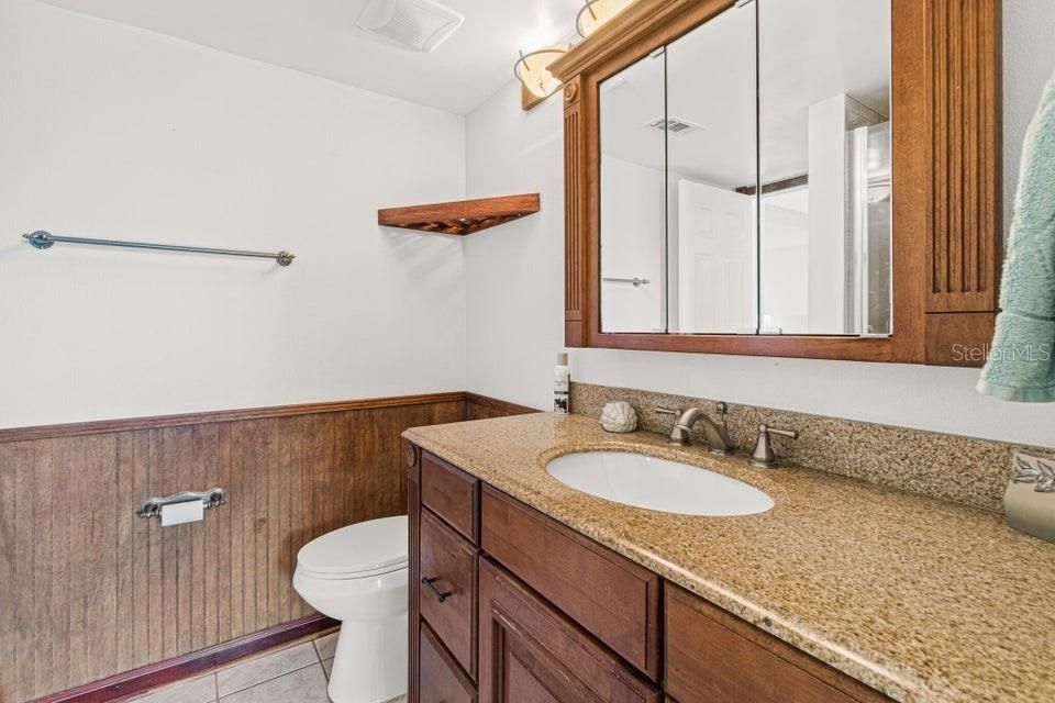 2nd bathroom