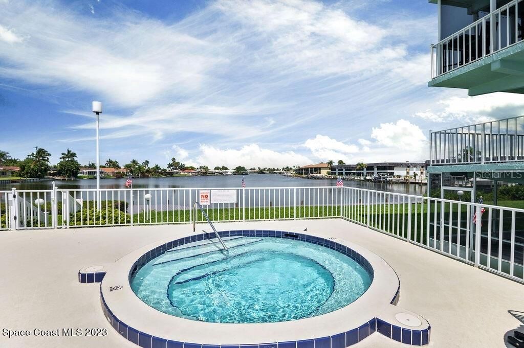 Hot tub