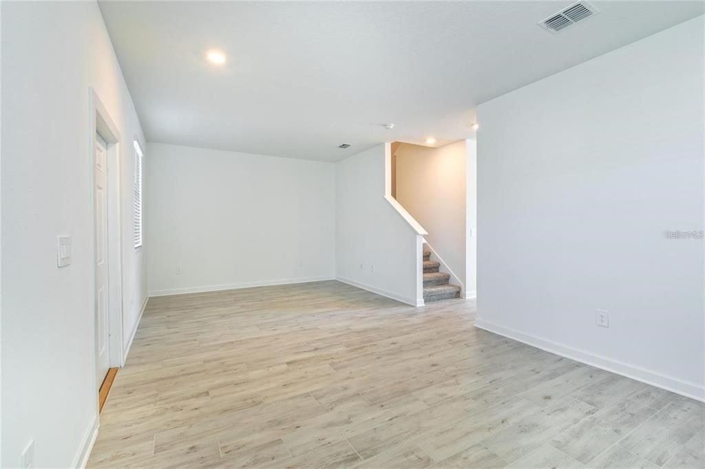 For Sale: $389,000 (3 beds, 2 baths, 1755 Square Feet)