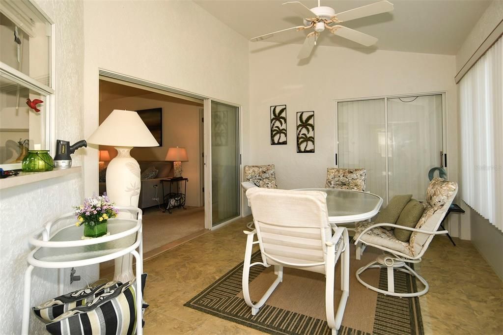 For Sale: $299,900 (2 beds, 2 baths, 1673 Square Feet)