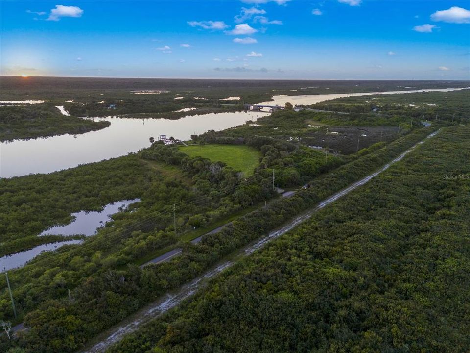 На продажу: $4,200,000 (14.00 acres)