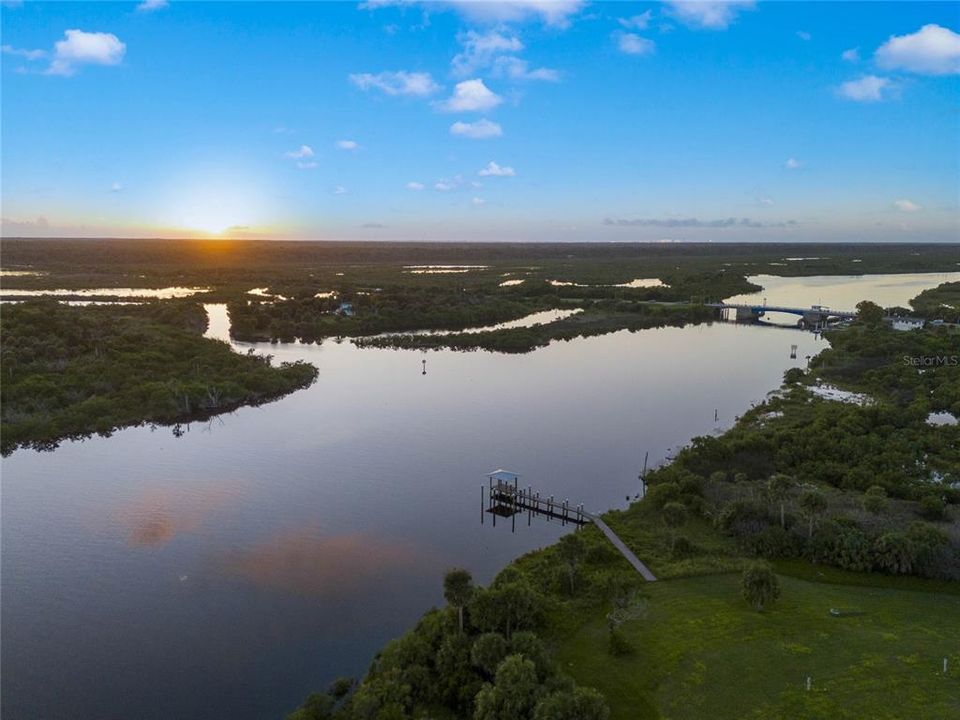 На продажу: $4,200,000 (14.00 acres)