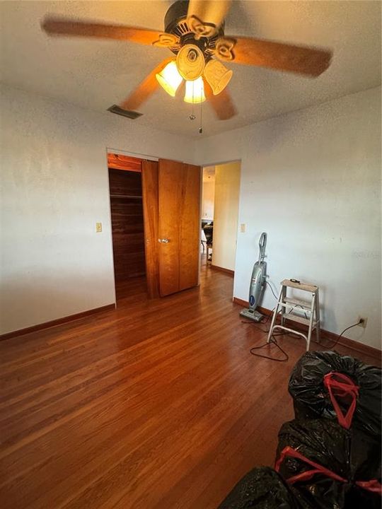 For Sale: $225,000 (2 beds, 1 baths, 1644 Square Feet)