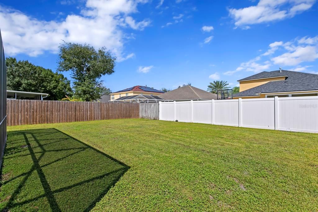 For Sale: $460,000 (4 beds, 2 baths, 2432 Square Feet)