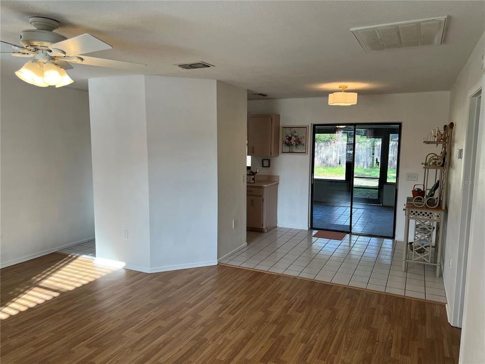 For Sale: $269,900 (3 beds, 2 baths, 1090 Square Feet)