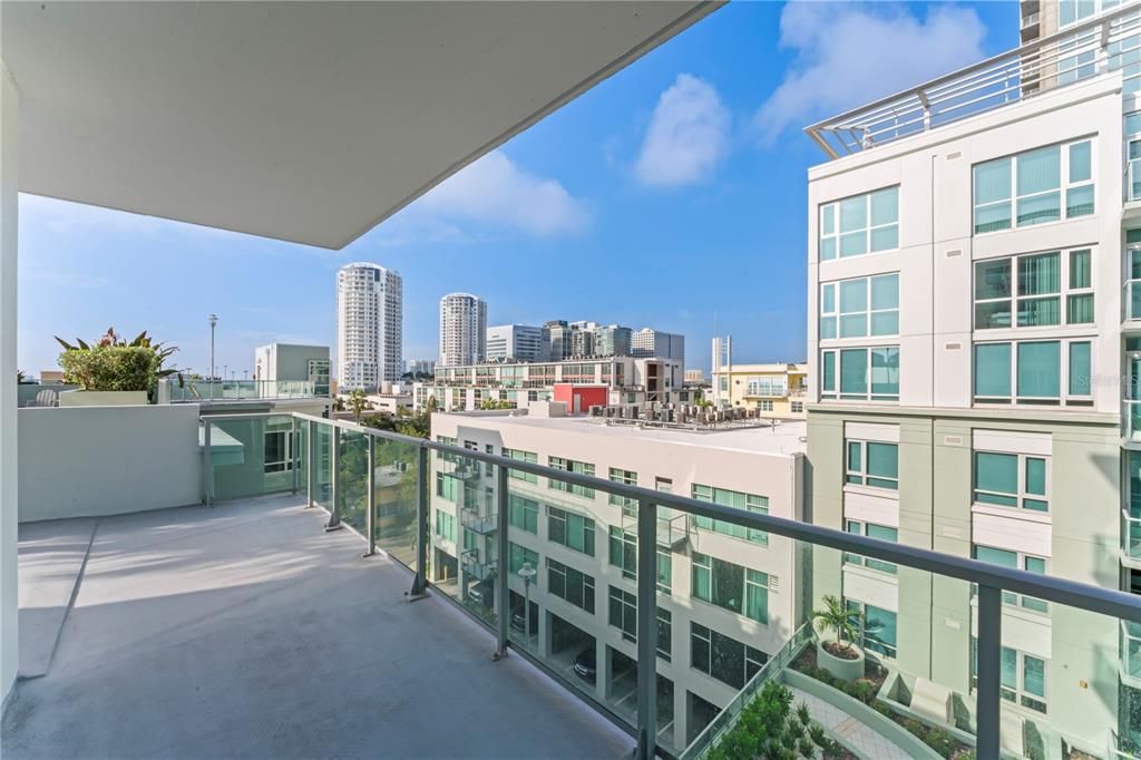 For Sale: $669,000 (2 beds, 2 baths, 1134 Square Feet)