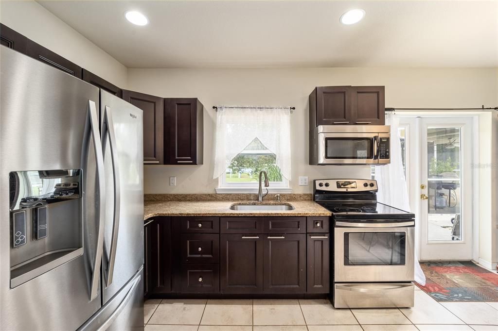 For Sale: $1,100,000 (4 beds, 3 baths, 4628 Square Feet)