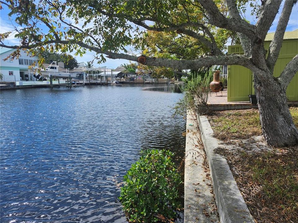 For Sale: $319,000 (3 beds, 2 baths, 1694 Square Feet)