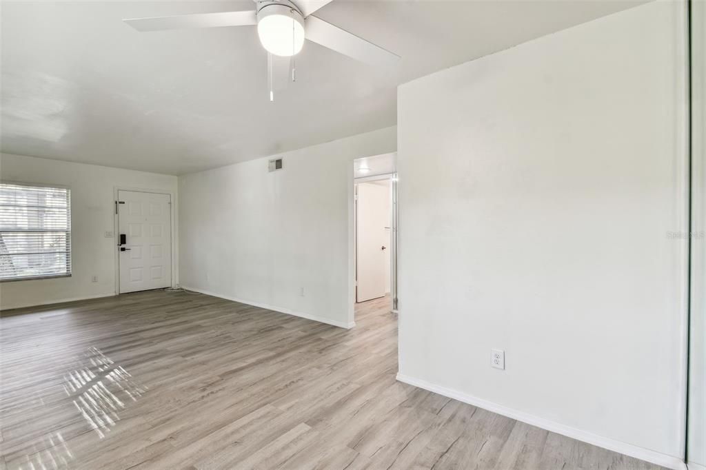 For Rent: $1,700 (2 beds, 2 baths, 912 Square Feet)