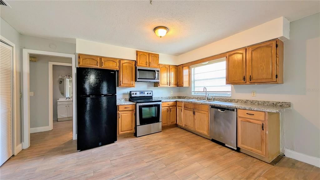 For Rent: $1,500 (2 beds, 2 baths, 957 Square Feet)