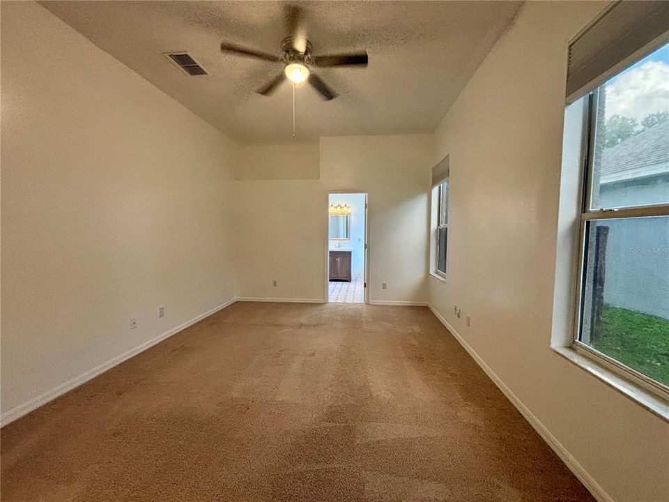 For Rent: $2,399 (3 beds, 2 baths, 1728 Square Feet)