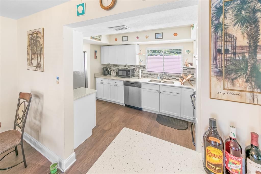 For Sale: $649,000 (2 beds, 2 baths, 1320 Square Feet)