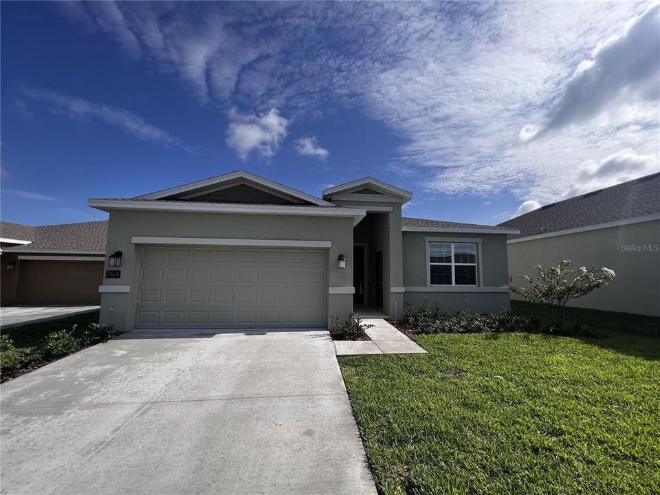 For Rent: $2,699 (4 beds, 3 baths, 2090 Square Feet)