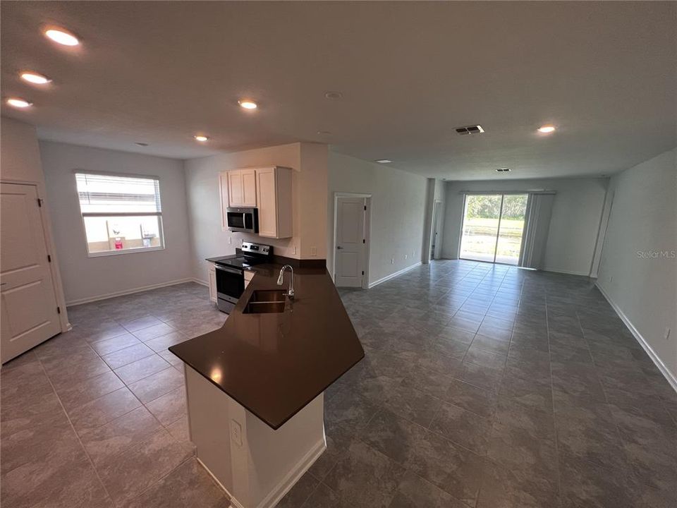 For Rent: $2,699 (4 beds, 3 baths, 2090 Square Feet)