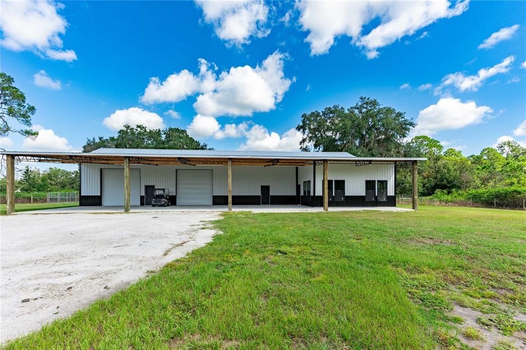 For Sale: $800,000 (2 beds, 2 baths, 1100 Square Feet)