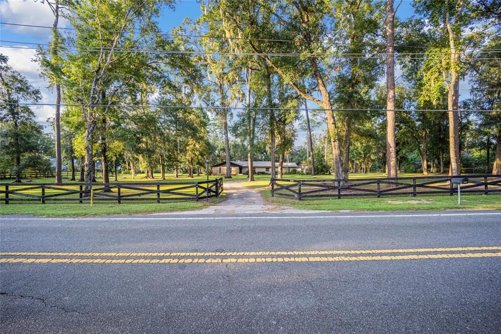 For Sale: $599,900 (3 beds, 2 baths, 2400 Square Feet)