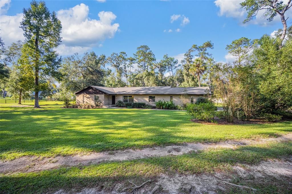 For Sale: $599,900 (3 beds, 2 baths, 2400 Square Feet)