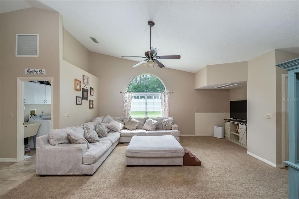 For Sale: $449,900 (3 beds, 2 baths, 2368 Square Feet)