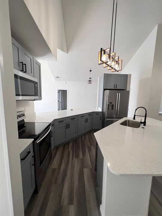 Active With Contract: $2,400 (3 beds, 2 baths, 1684 Square Feet)