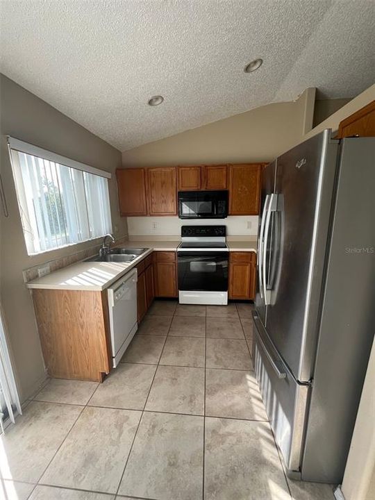 For Rent: $2,200 (3 beds, 2 baths, 1246 Square Feet)