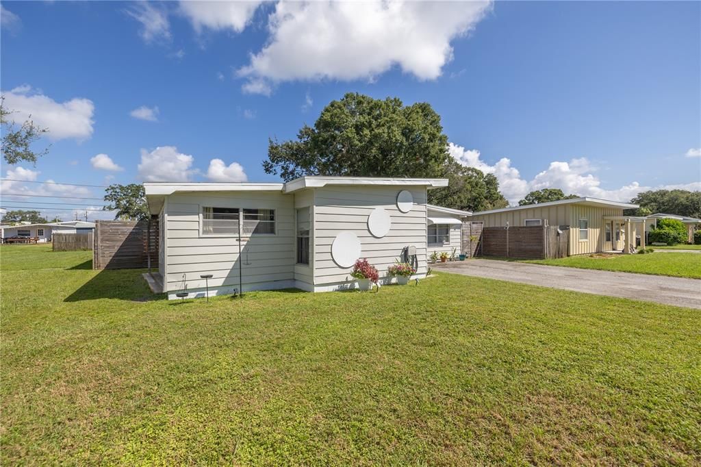 For Sale: $400,000 (3 beds, 2 baths, 1187 Square Feet)