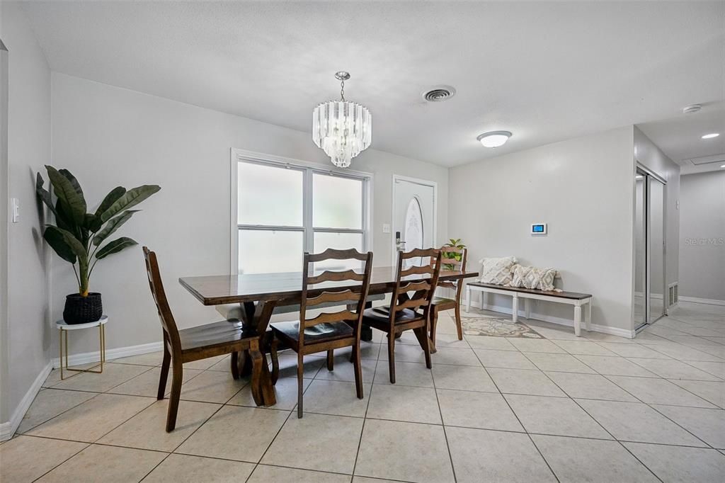 For Sale: $400,000 (4 beds, 2 baths, 1781 Square Feet)