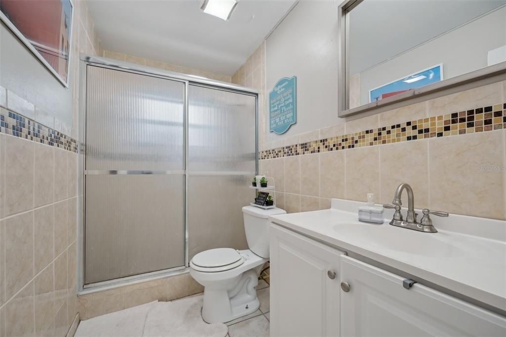 For Sale: $400,000 (4 beds, 2 baths, 1781 Square Feet)