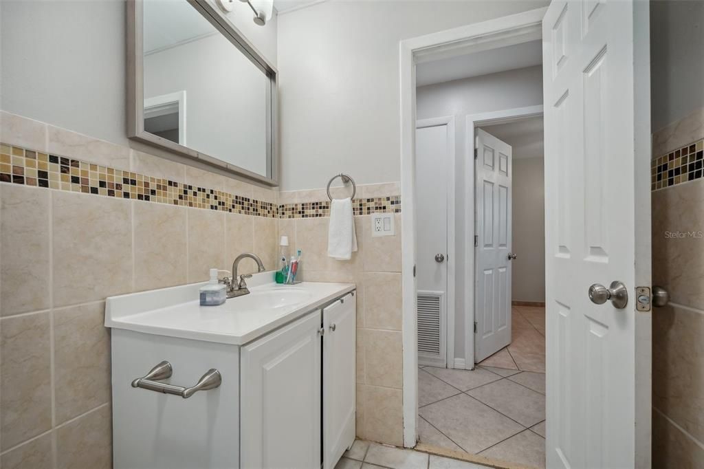 For Sale: $400,000 (4 beds, 2 baths, 1781 Square Feet)