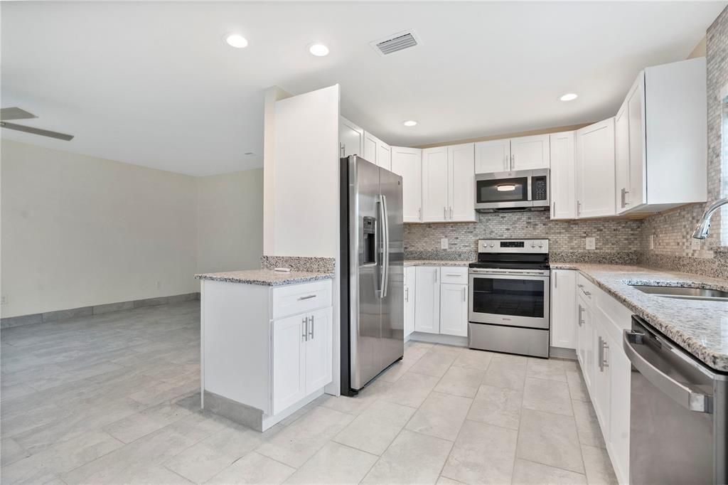 For Sale: $345,999 (3 beds, 2 baths, 1500 Square Feet)