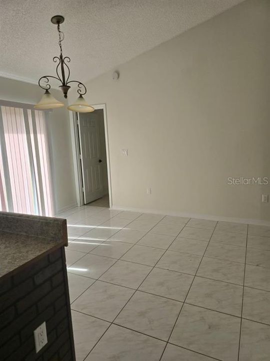 For Rent: $1,595 (3 beds, 2 baths, 1375 Square Feet)