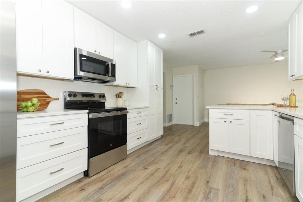 For Sale: $509,900 (3 beds, 2 baths, 1664 Square Feet)