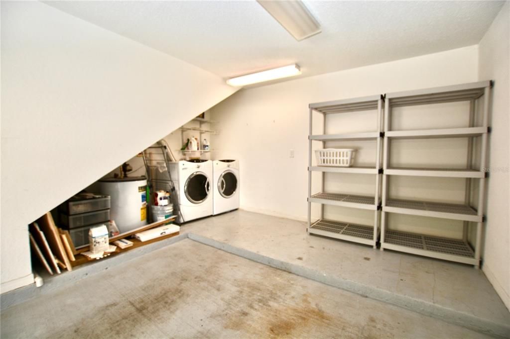 For Rent: $3,000 (1 beds, 1 baths, 815 Square Feet)