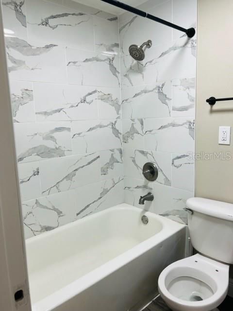 Feb. 2024 Studio apartment - Full bath - shower/tub combo