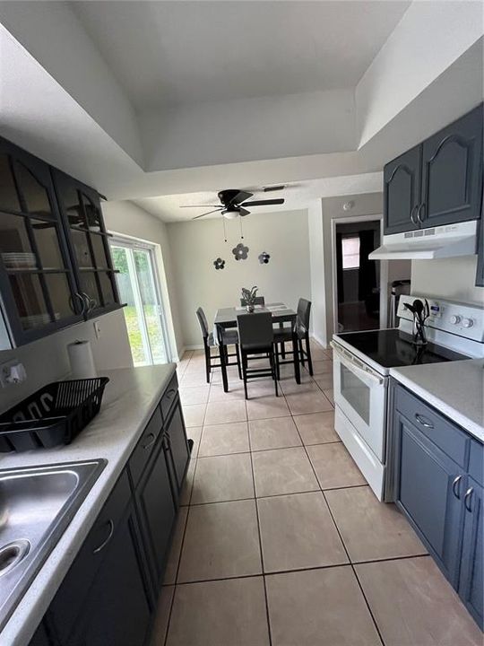 For Rent: $2,500 (3 beds, 2 baths, 1621 Square Feet)