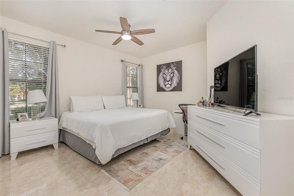 For Sale: $269,000 (2 beds, 2 baths, 1138 Square Feet)