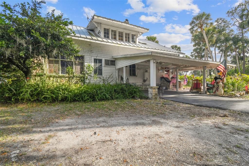 For Sale: $750,000 (4 beds, 3 baths, 1964 Square Feet)