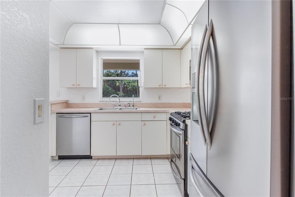 For Sale: $349,900 (3 beds, 2 baths, 1418 Square Feet)