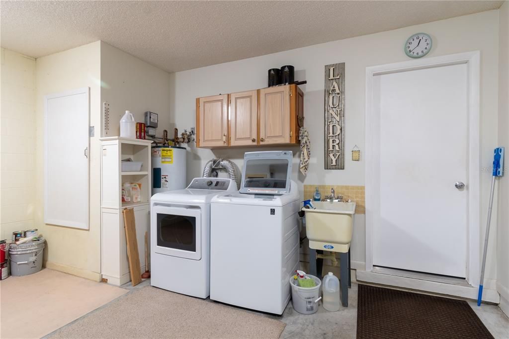 For Rent: $1,700 (2 beds, 2 baths, 1573 Square Feet)