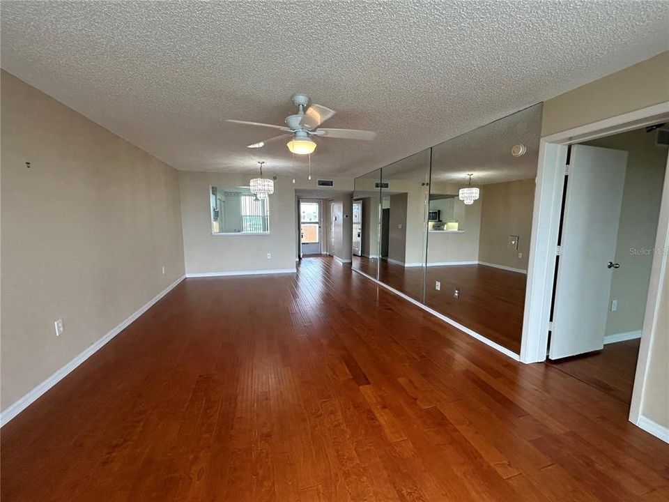 For Rent: $1,800 (2 beds, 2 baths, 1256 Square Feet)