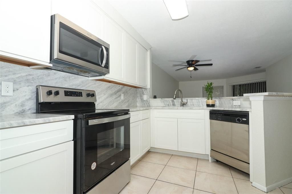 For Rent: $1,875 (2 beds, 2 baths, 1014 Square Feet)