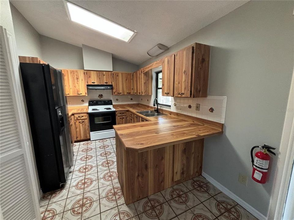 For Rent: $1,800 (3 beds, 2 baths, 1254 Square Feet)