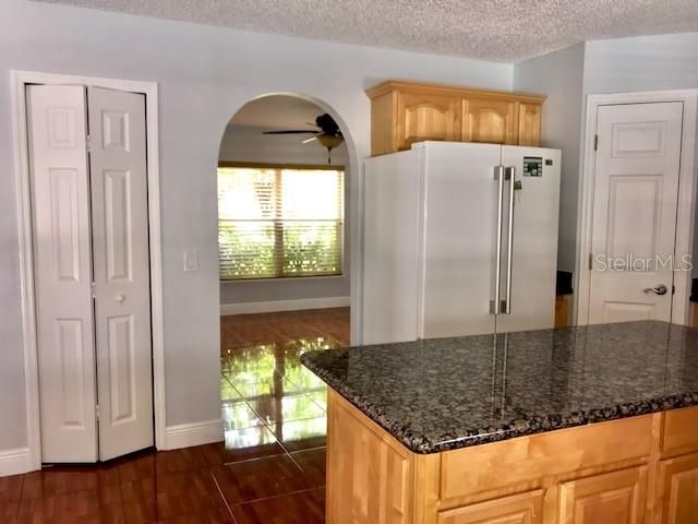 For Rent: $3,150 (4 beds, 2 baths, 2136 Square Feet)