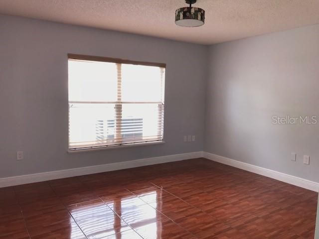 For Rent: $3,150 (4 beds, 2 baths, 2136 Square Feet)