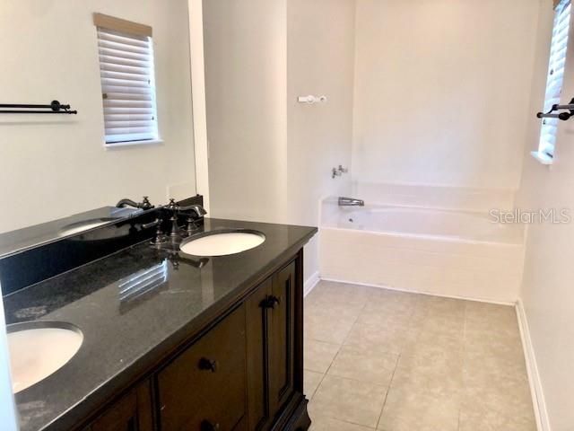 For Rent: $3,150 (4 beds, 2 baths, 2136 Square Feet)