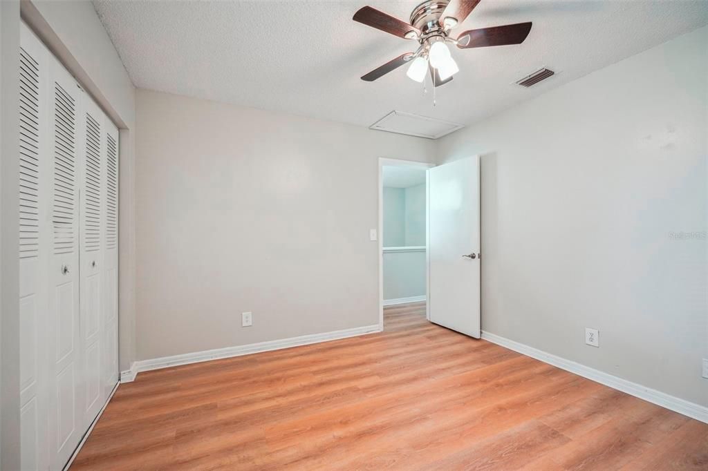 For Rent: $1,900 (2 beds, 1 baths, 1305 Square Feet)