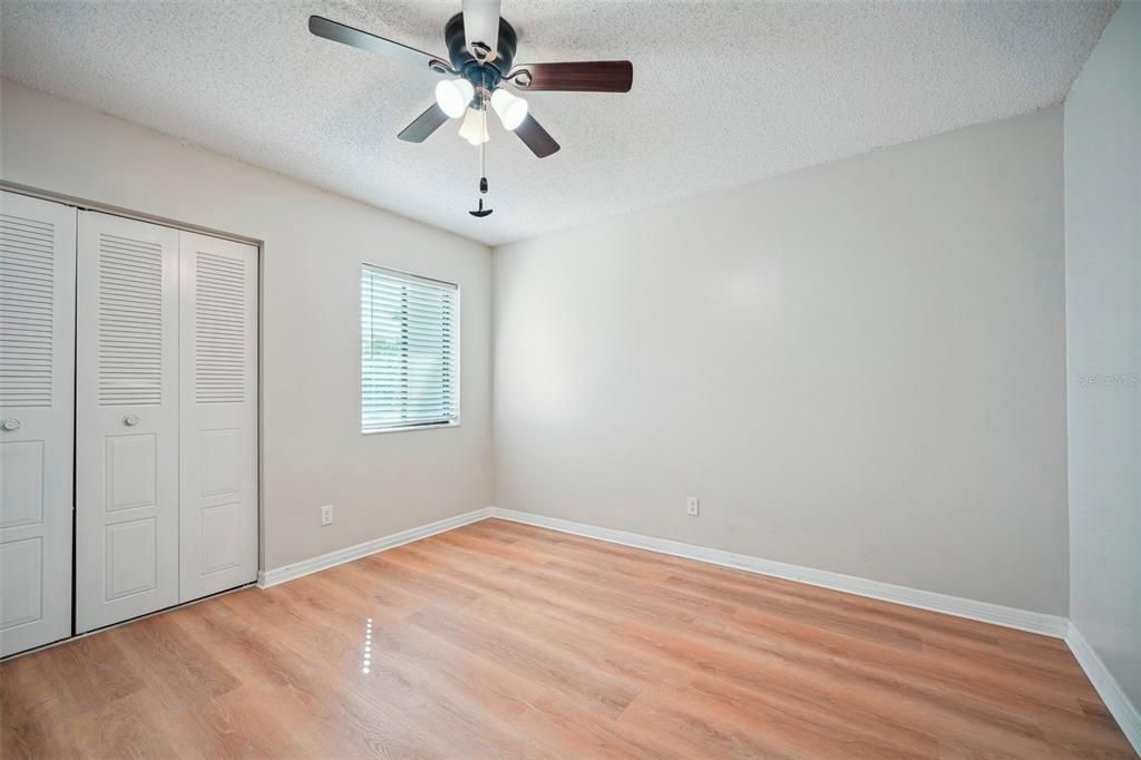 For Rent: $1,900 (2 beds, 1 baths, 1305 Square Feet)