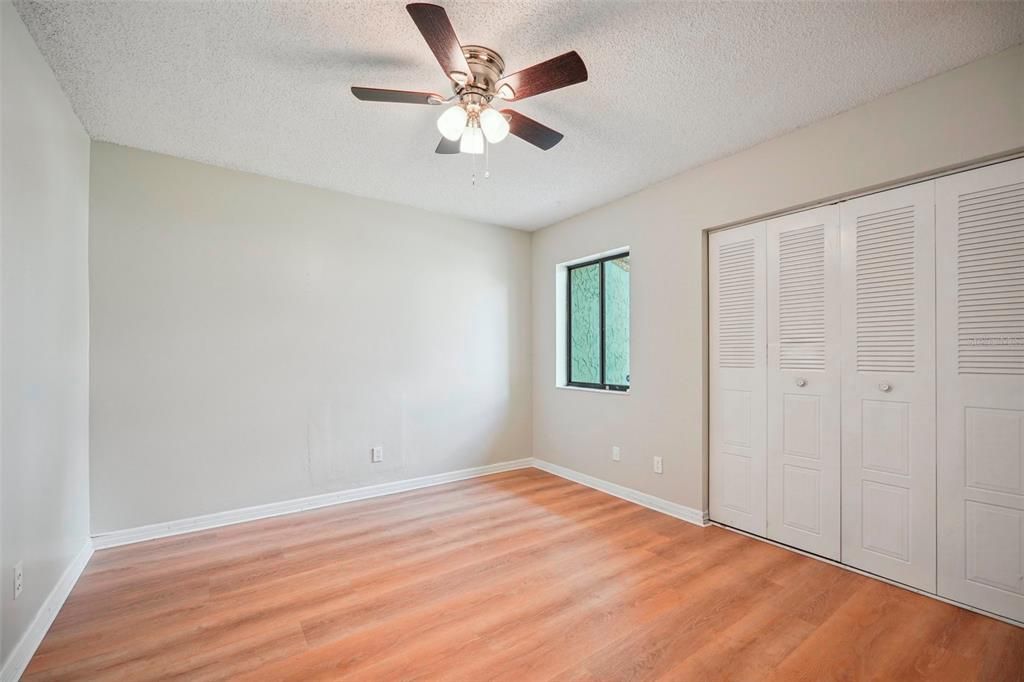 For Rent: $1,900 (2 beds, 1 baths, 1305 Square Feet)