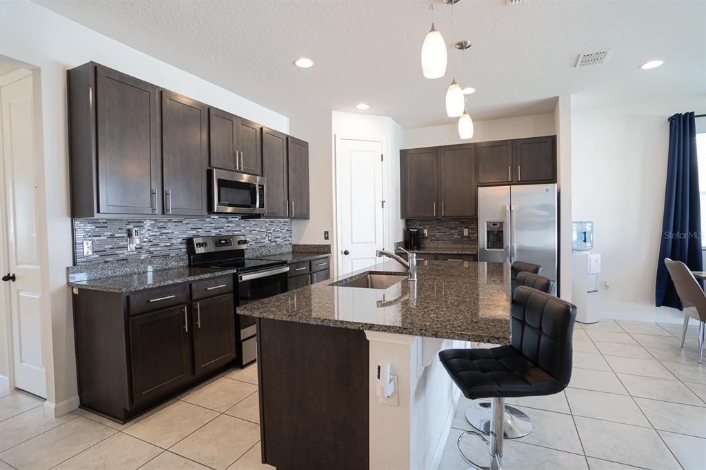 For Sale: $299,800 (3 beds, 2 baths, 1450 Square Feet)