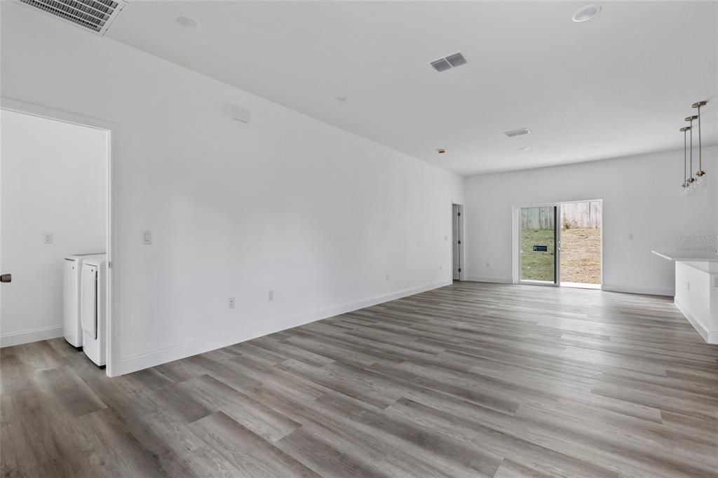 For Sale: $295,000 (4 beds, 2 baths, 1503 Square Feet)